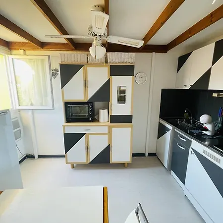 Apartment Avec Mezzanine, Terrasse Et Parking A 5 Min De La - Fr-1-723-129 Agde