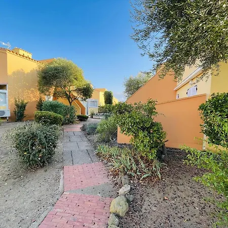 Avec Mezzanine, Terrasse Et Parking A 5 Min De La - Fr-1-723-129 * Agde
